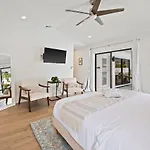 Villa Paradise Miami, Luxury Gem With Heated Pool, Game Room, Fire Pit, 3 Bed 2 Bath